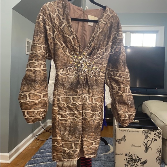 Dress - Picture 2 of 3